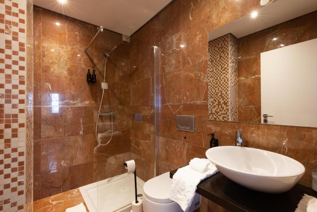 Bed and Breakfast Fab'S House Фару Экстерьер фото